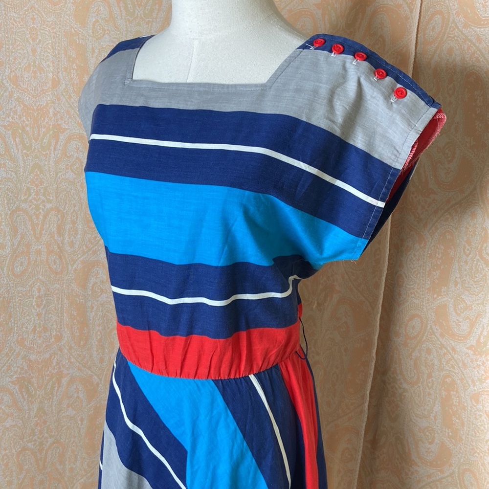 1970s vintage striped dress with button detail